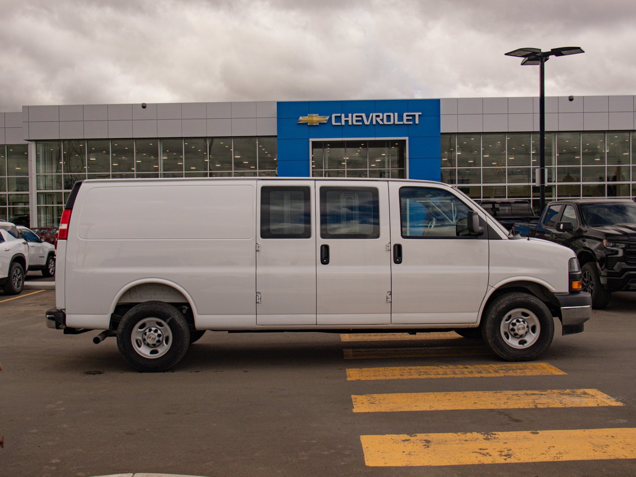 2025 Chevrolet Express Cargo Van RWD 3500 155 White Sherwood Park - photo #11
