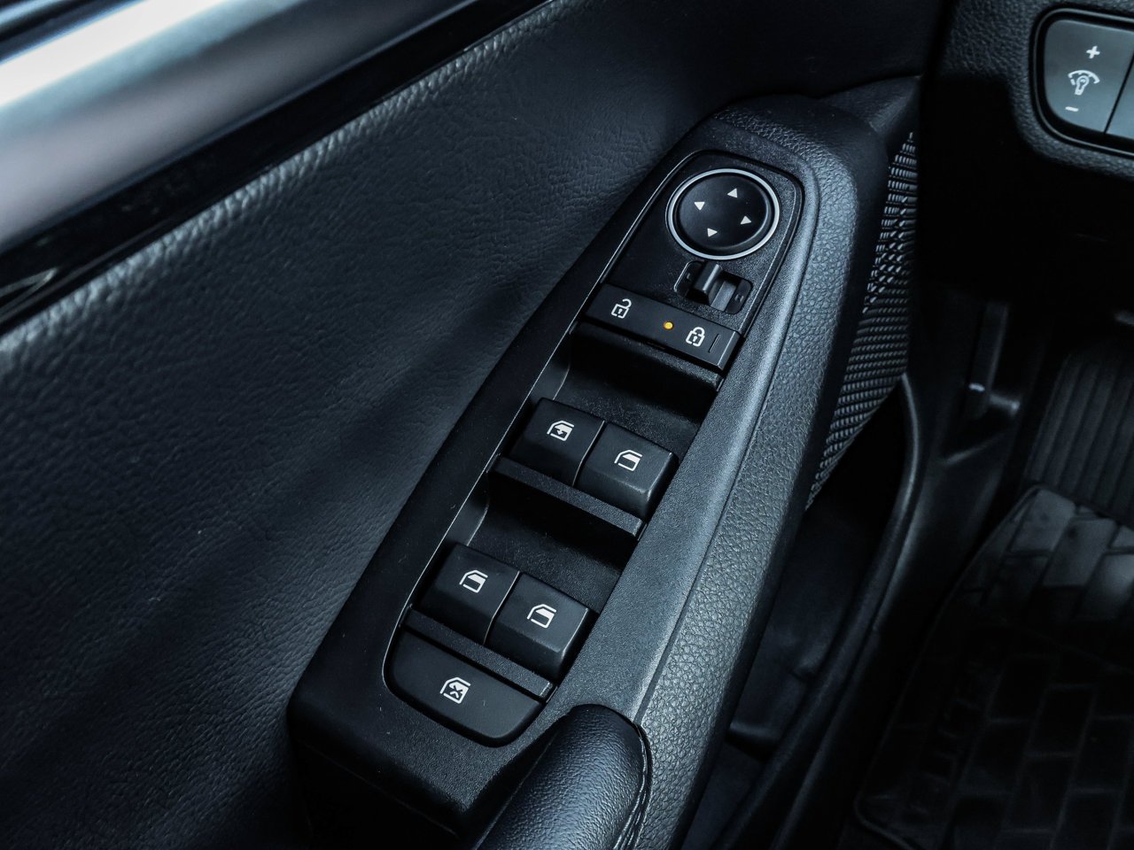 2023 Kia Seltos EX AWD Blue Sherwood Park - photo #18