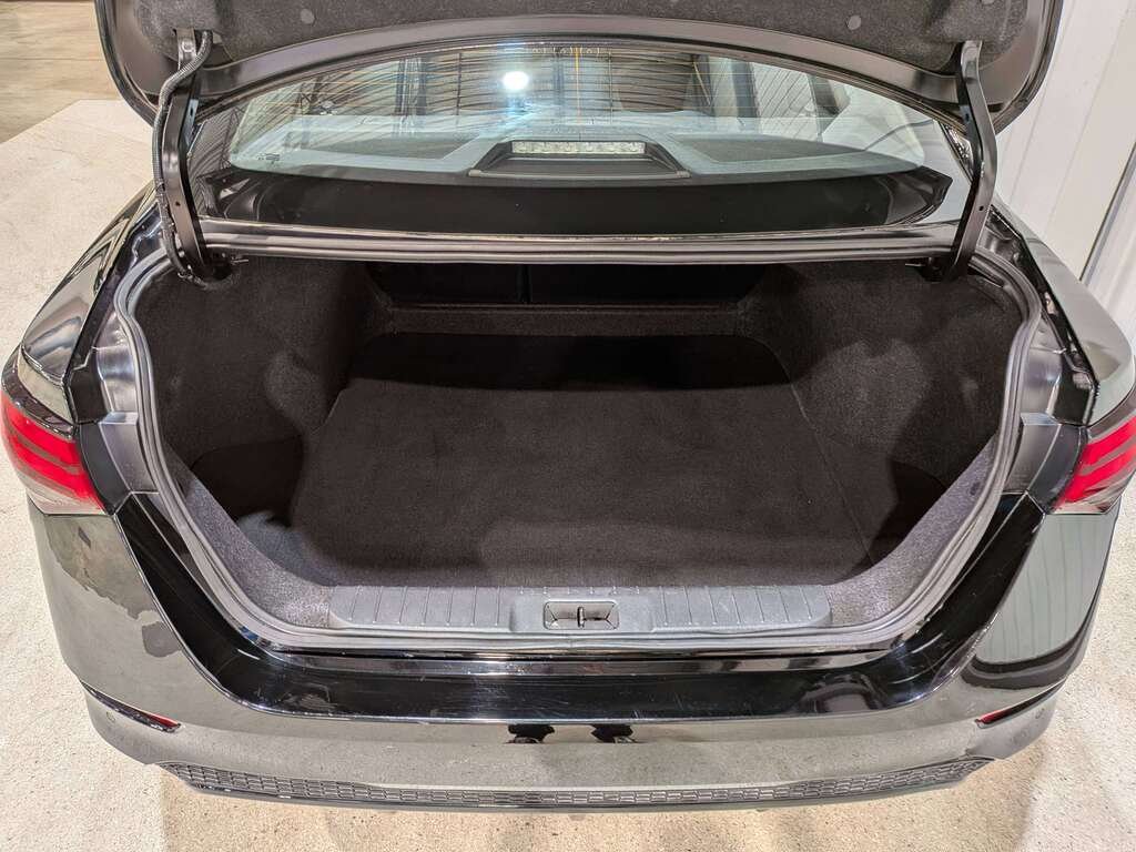 Nissan Sentra SV CVT 2024 Noir Val-David - photo #6