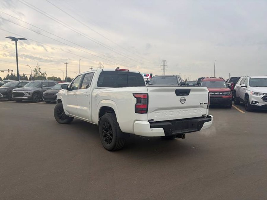 2023 Nissan Frontier SV 3.8L | Heated Bucket Seats White