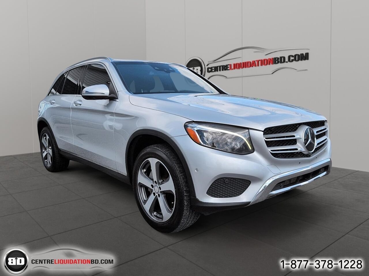 2017 Mercedes-Benz GLC GLC 300 4MATIC | BD0390 Silver Granby - photo #2
