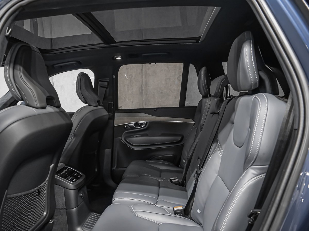 2024 Volvo XC90 Recharge T8 ULTIMATE BRIGHT LOUNGE HARMAN KARDON 7 PLACES Blue Montreal - photo #11