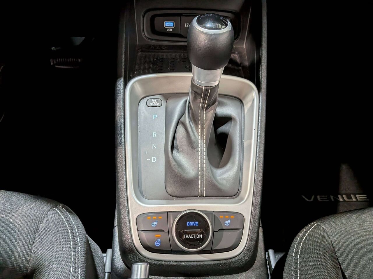 2026 Hyundai Venue Preferred IVT Black Val-David - photo #26