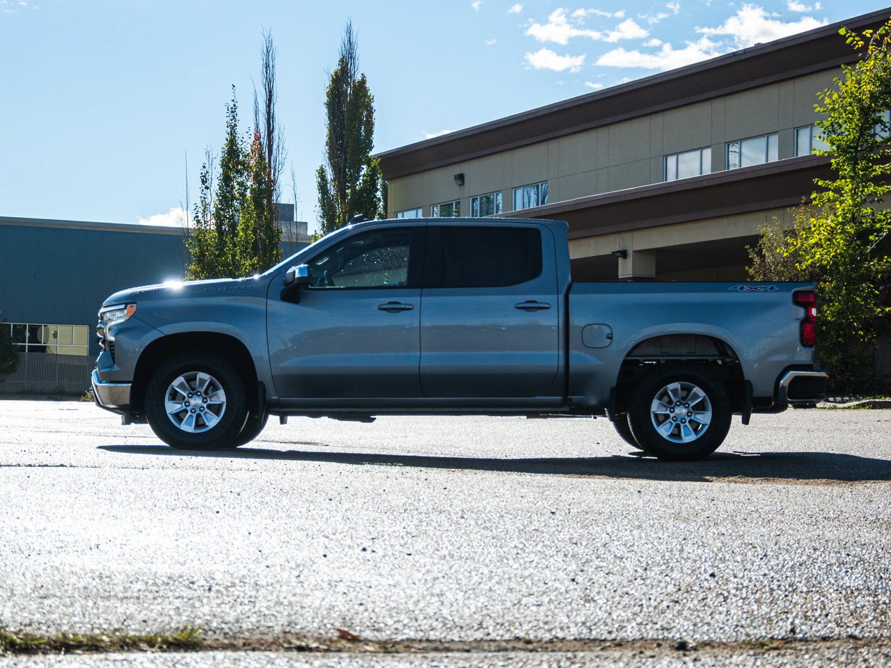 2025 Chevrolet Silverado 1500 4WD Crew Cab 147 LT Grey Sherwood Park - photo #10