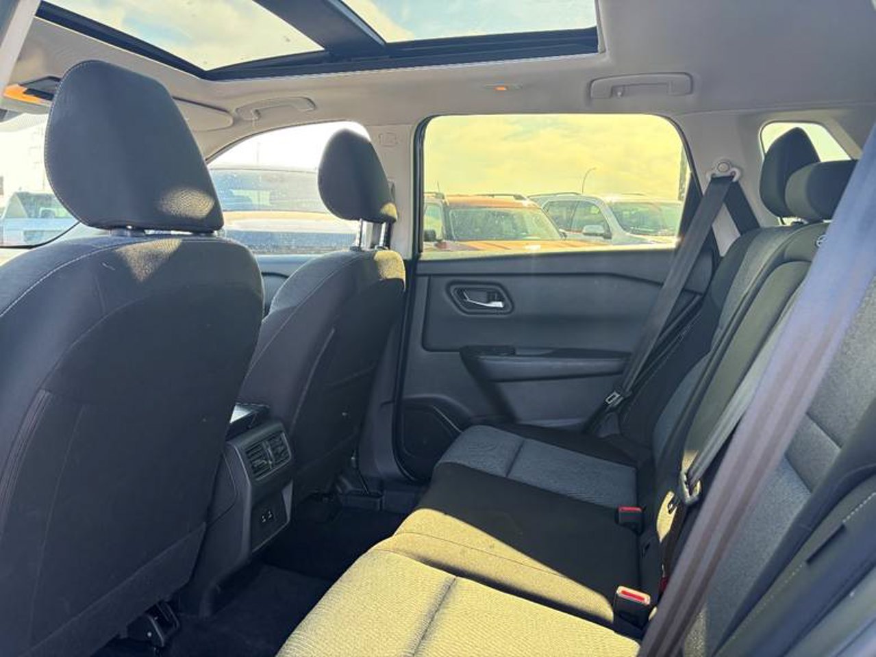 2025 Nissan Rogue AWD SV Moonroof Blue Sherwood Park - photo #5