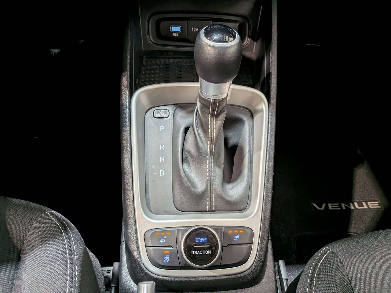 2026 Hyundai Venue Preferred IVT Black Val-David - photo #26