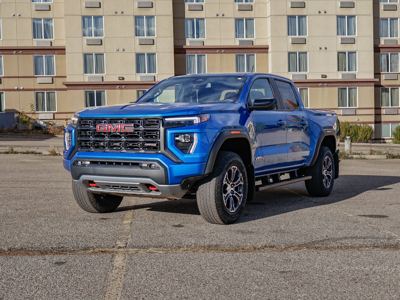 2024 GMC Canyon 4WD Crew Cab AT4 Blue Sherwood Park - photo #8