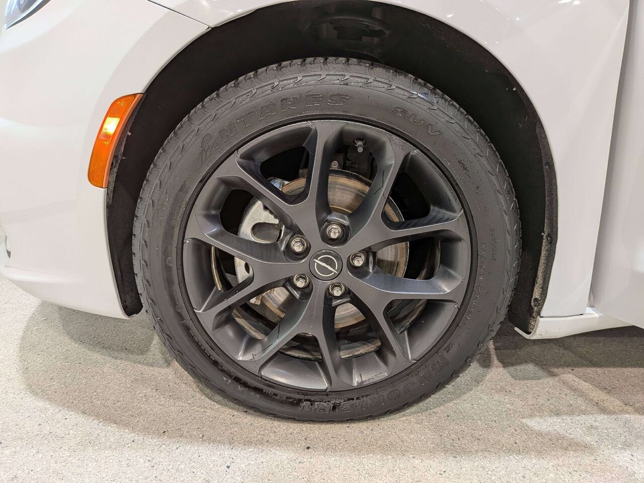 2025 Chrysler Pacifica Limited FWD White Val-David - photo #37