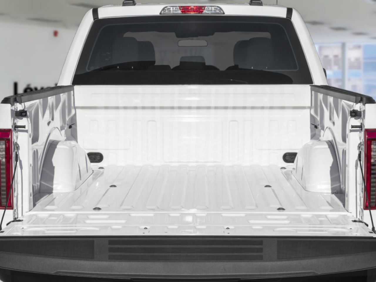 2026 Ford F-150 Oxford White Saint-Jérôme - photo #10