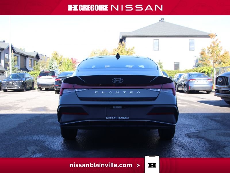 2025 Hyundai Elantra Grey Laval - photo #7