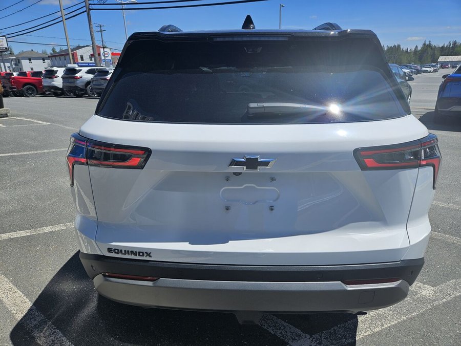 Chevrolet Equinox LT 4 portes à transmission intégrale avec 2LT 2027 Blanc sommet