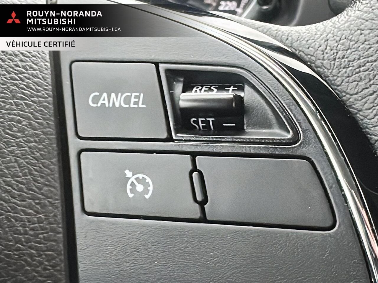 Mitsubishi RVR SEL AWC 2023 Noir Rouyn-Noranda - photo #13