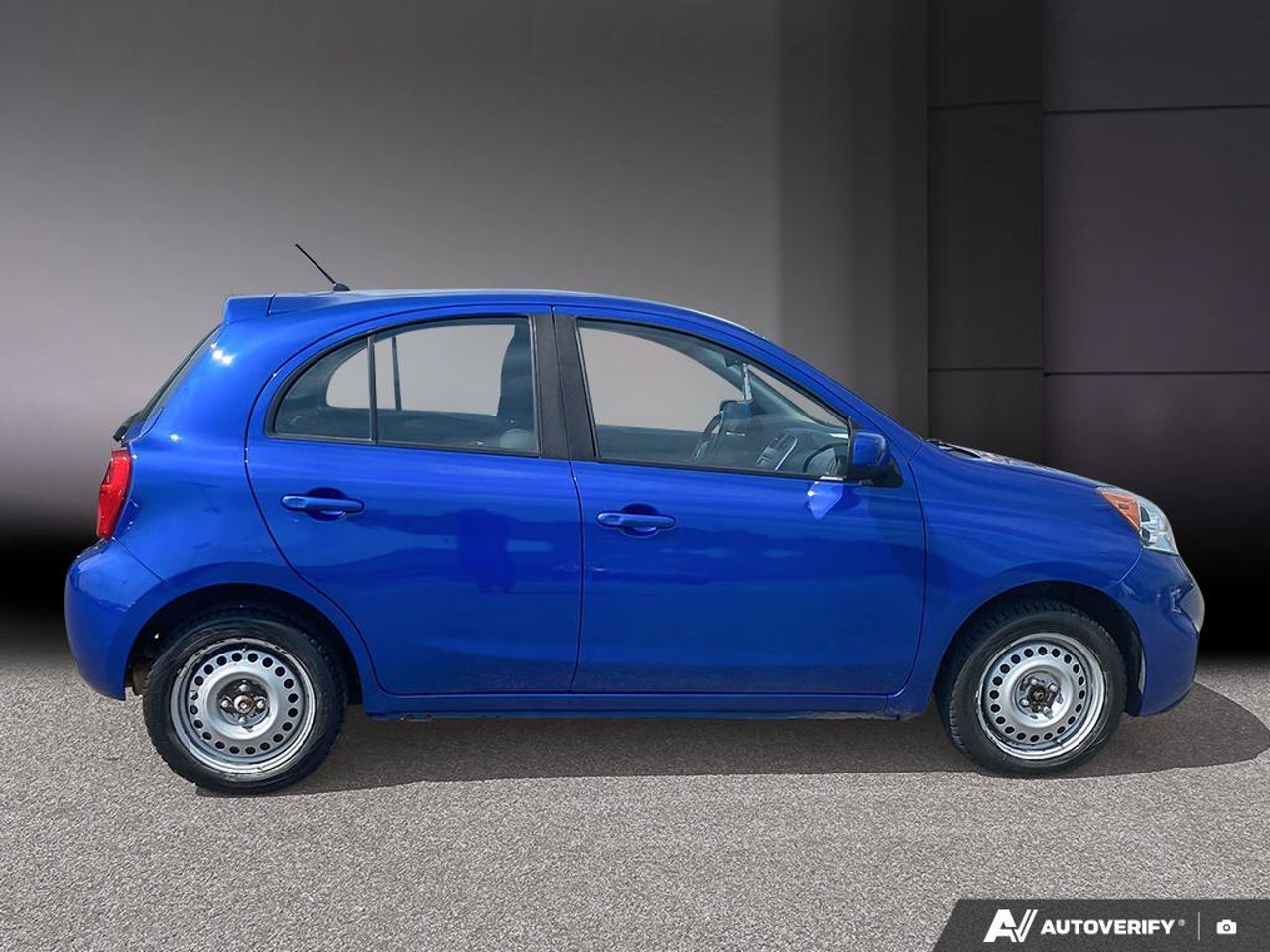 2017 Nissan Micra 3N1CK3CP0HL259090 Blue Mirabel - photo #5