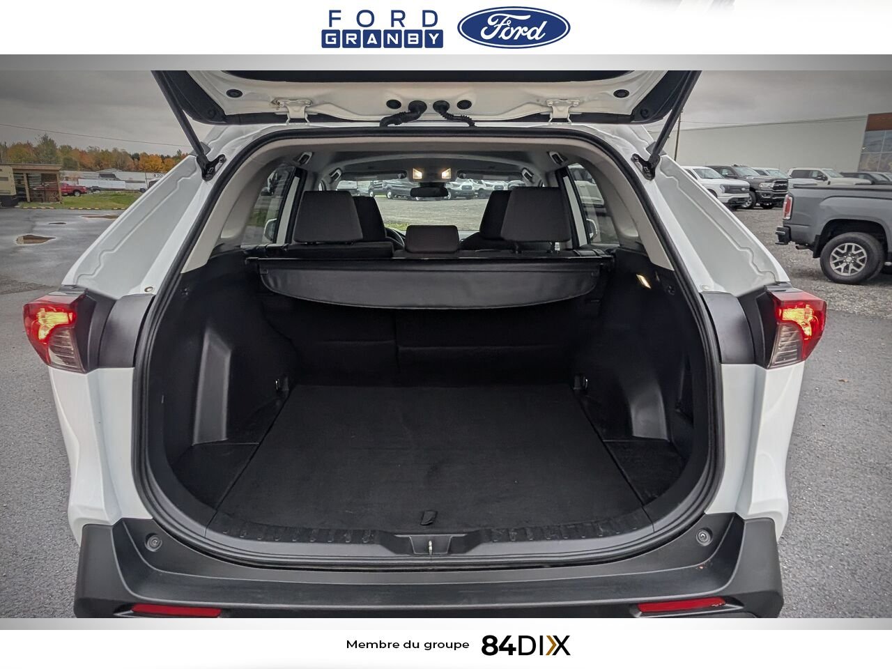 2023 Toyota RAV4 White Granby - photo #9