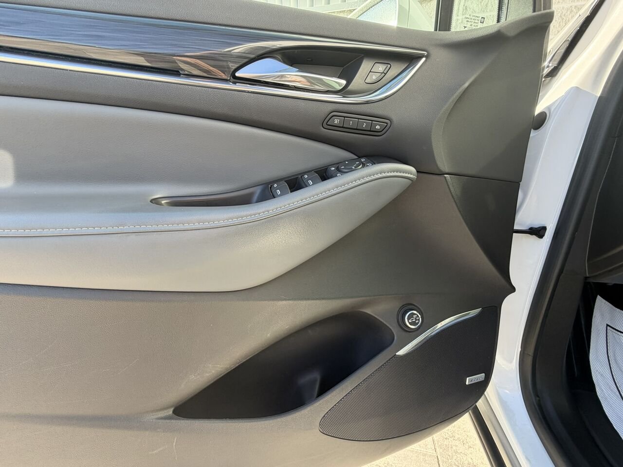 2018 Buick Enclave PREMIUM AWD 7 PASSAGERS White Laval - photo #27