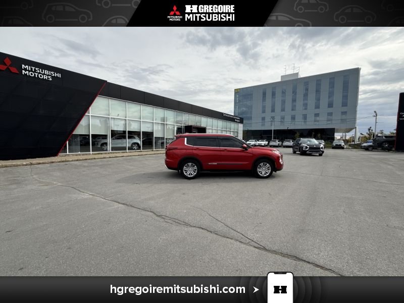 2022 Mitsubishi Outlander Red Blainville - photo #11