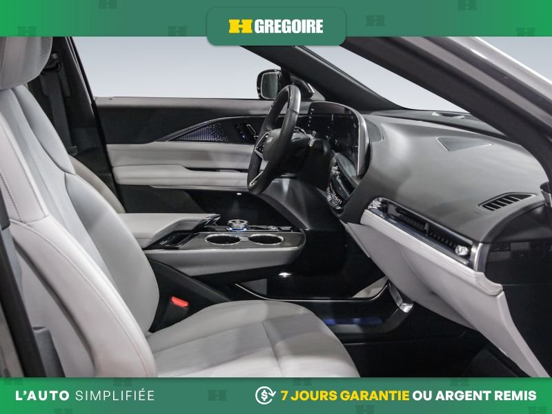 Cadillac LYRIQ 821132 | RWD Luxury AUTO A/C MAGS CUIR NAV CAM RECUL BLUETO 2023 Noir Laval - photo #32