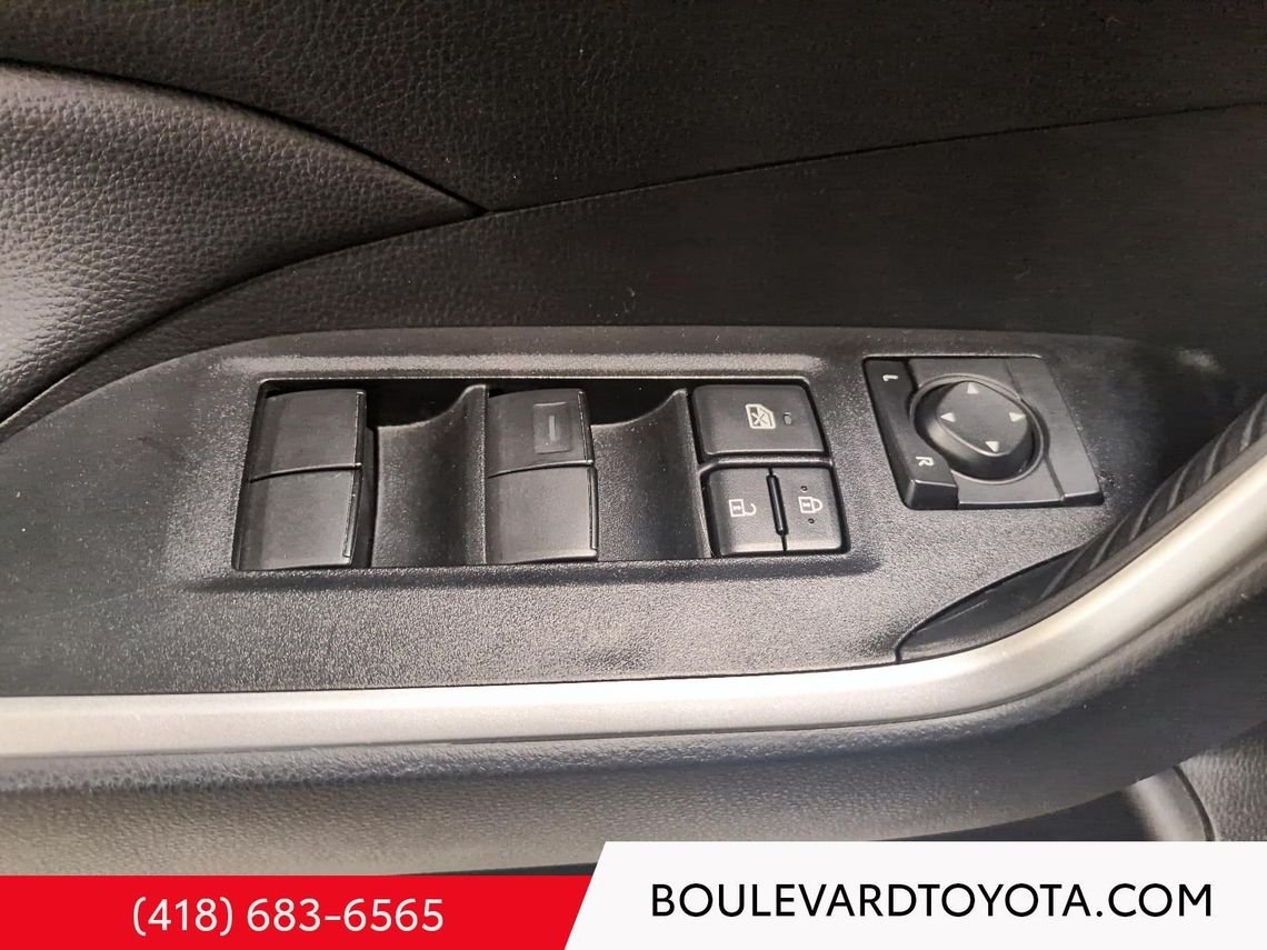 Toyota RAV4 531702-98 | LE 2025 Gris Québec - photo #13