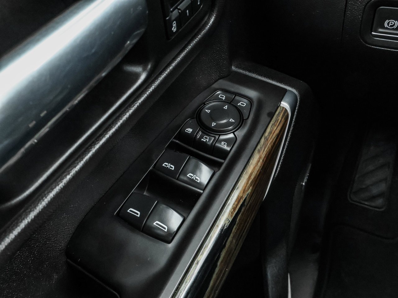 2021 Chevrolet Silverado 3500HD 4WD Crew Cab 172 High Country White Sherwood Park - photo #18