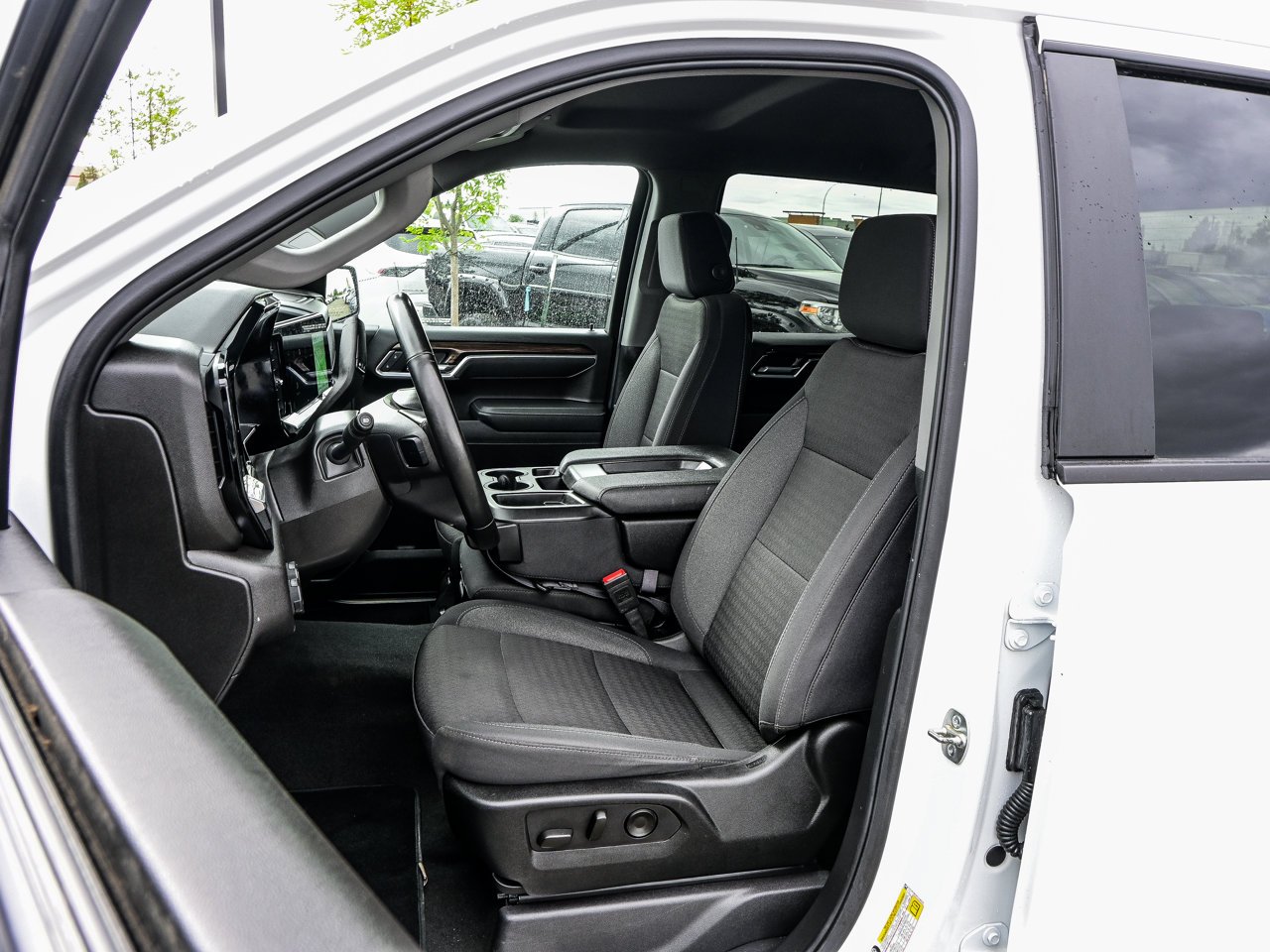 2025 Chevrolet Silverado 1500 4WD Crew Cab 147 LT White Sherwood Park - photo #15
