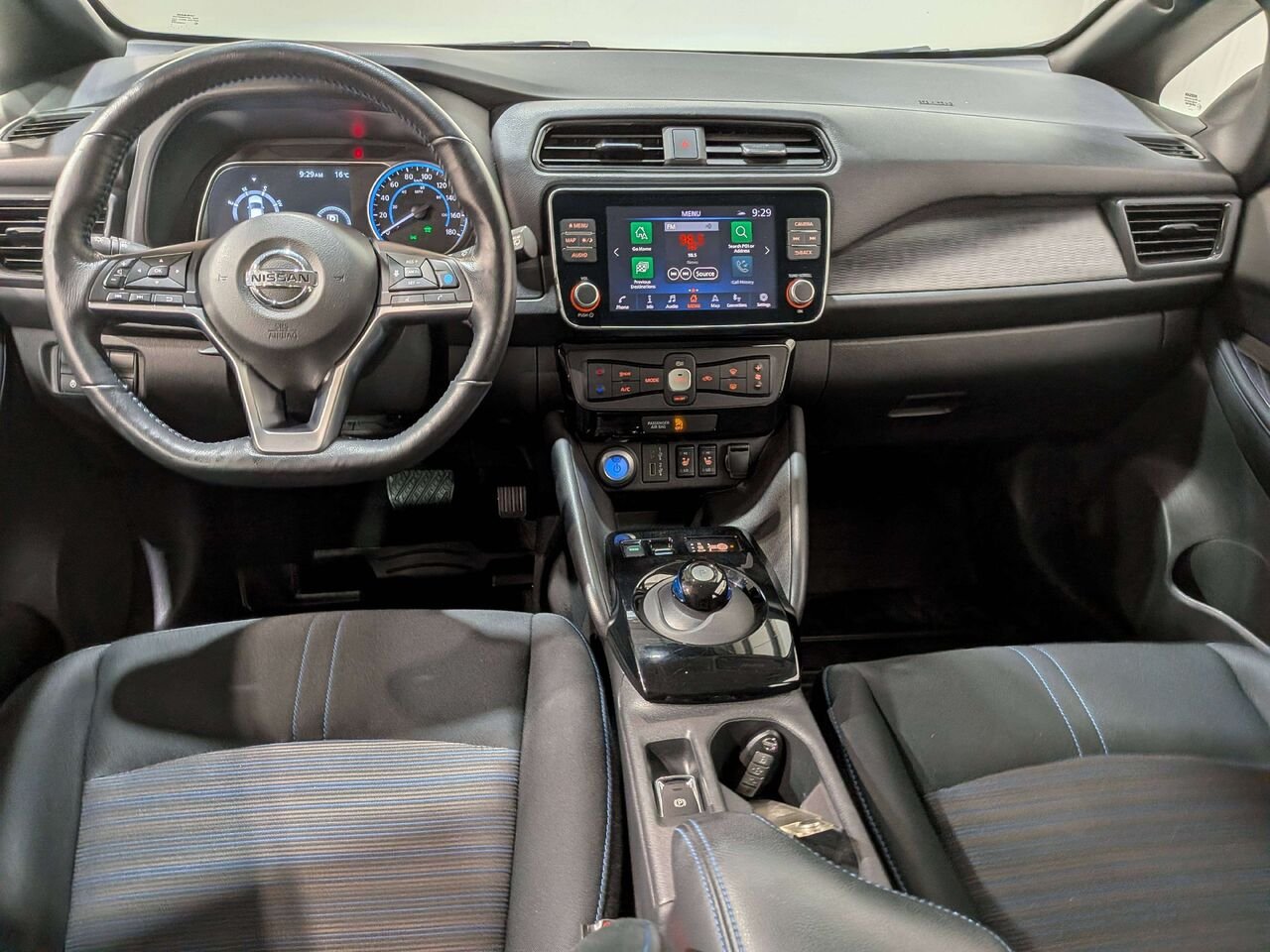 2020 Nissan LEAF SV Hatchback Black Val-David - photo #30