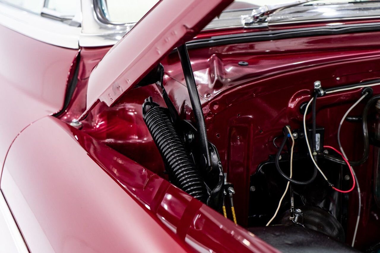 Oldsmobile 98 PRIX EN USD | Convertible Beautifully Presented from complete Restoration 1953 Rouge Montréal - photo #22