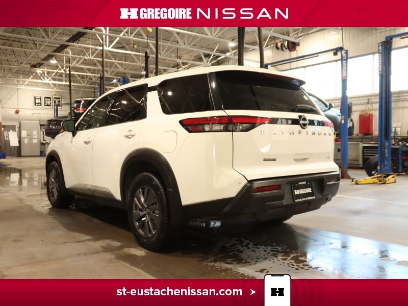 2022 Nissan Pathfinder White Laval - photo #7