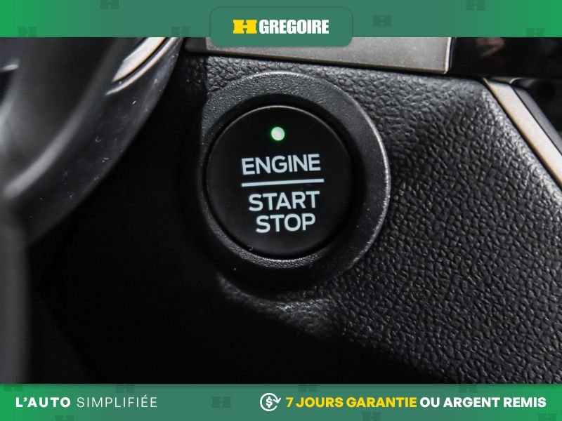 2022 Ford Escape White Laval - photo #24