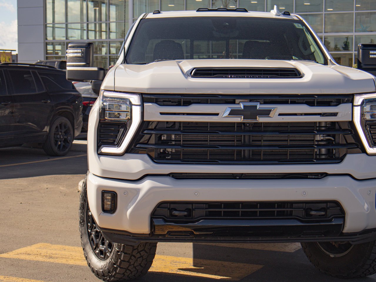 2024 Chevrolet Silverado 3500HD 4WD Crew Cab 159 LTZ White Sherwood Park - photo #4