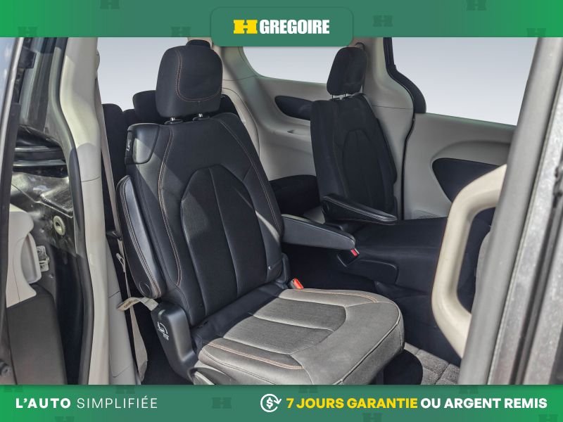 Chrysler Pacifica 2019 Gris Laval - photo #23