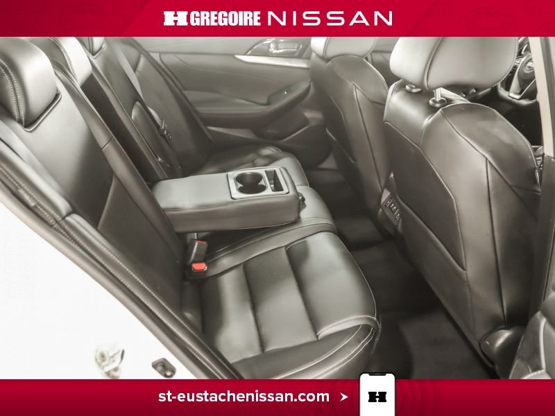 2021 Nissan Maxima White Saint-Eustache - photo #32