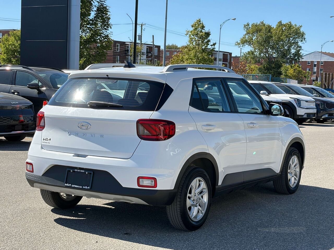 2021 Hyundai Venue White Gatineau - photo #5