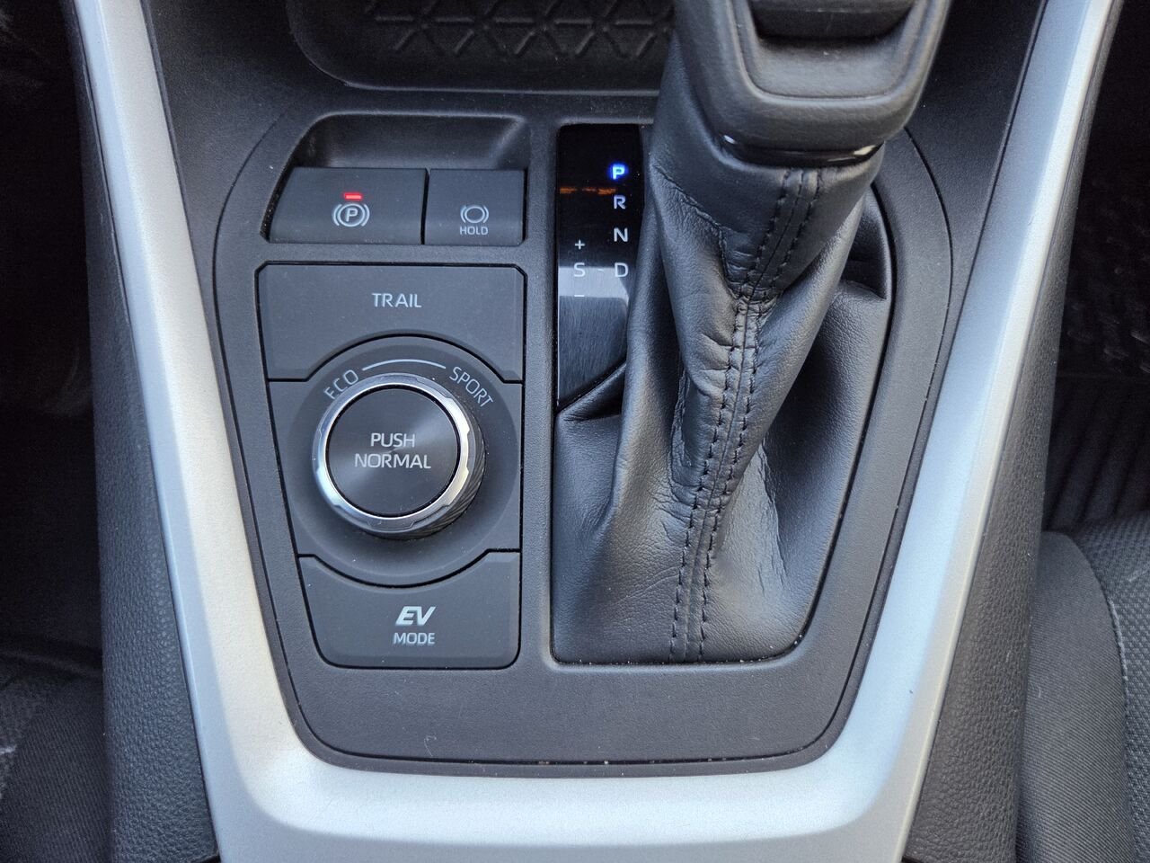 2023 Toyota RAV4 XLE HYBRIDE Silver  - photo #17