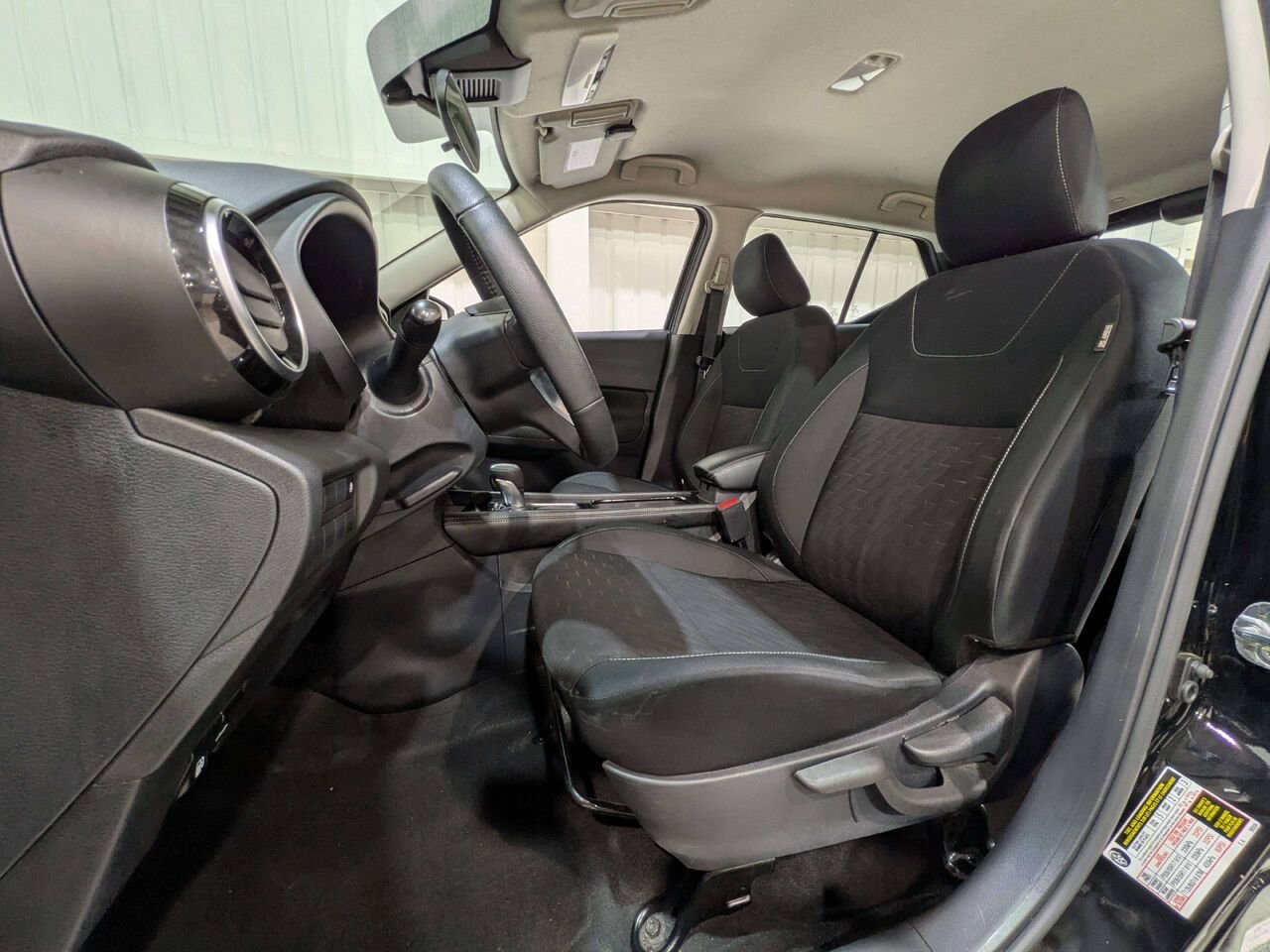 2024 Nissan Kicks SV FWD Black Val-David - photo #1