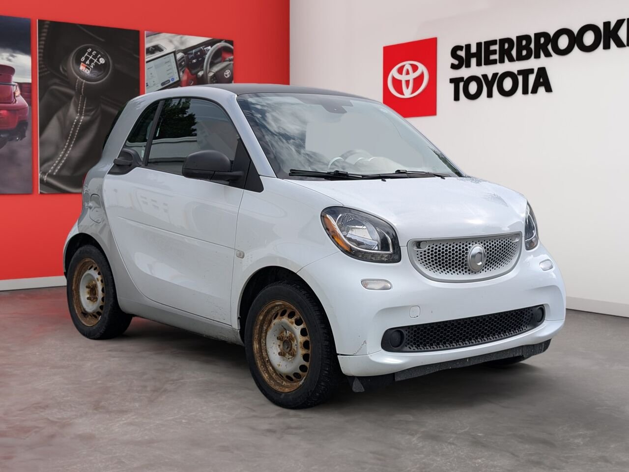 2016 smart fortwo WMEFJ5DA0GK153940 White Sherbrooke - photo #1