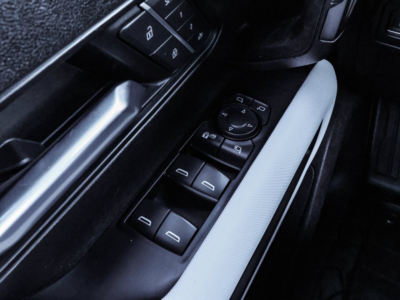 2024 GMC HUMMER EV SUV e4WD 4dr 2X Black Sherwood Park - photo #19