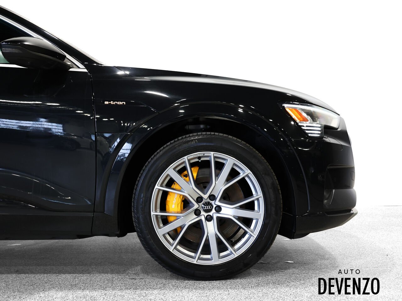 2019 Audi e-tron Black Saint-Eustache - photo #5