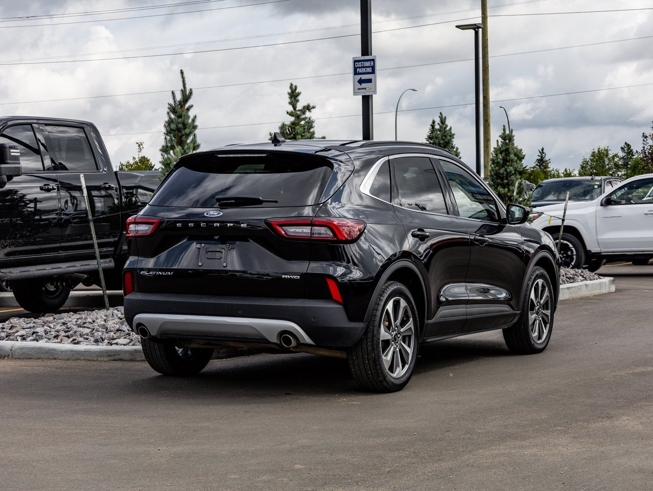 2025 Ford Escape Platinum AWD Black Sherwood Park - photo #12
