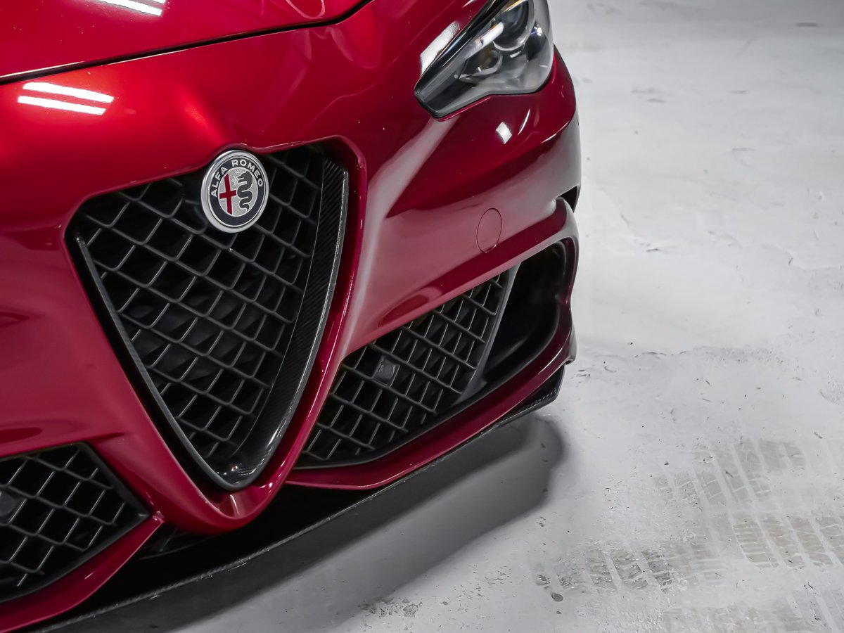 Alfa Romeo Giulia QUADRIFOGLIO CARBON TOIT CARBONE ASSIST CONDUITE 2021 Rouge Montréal - photo #5