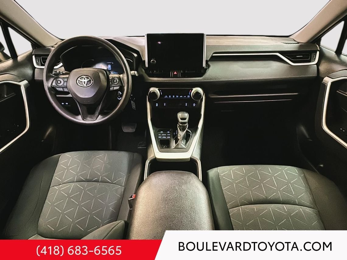 2024 Toyota RAV4 531720-104 | LE Black Québec - photo #17