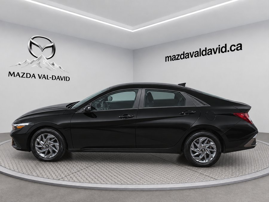 2024 Hyundai Elantra Preferred IVT Black