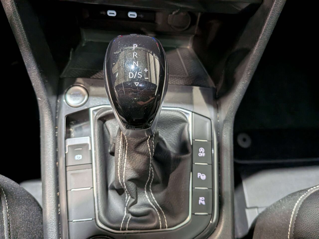 2022 Volkswagen Tiguan Highline R-Line 4MOTION Black Mirabel - photo #30