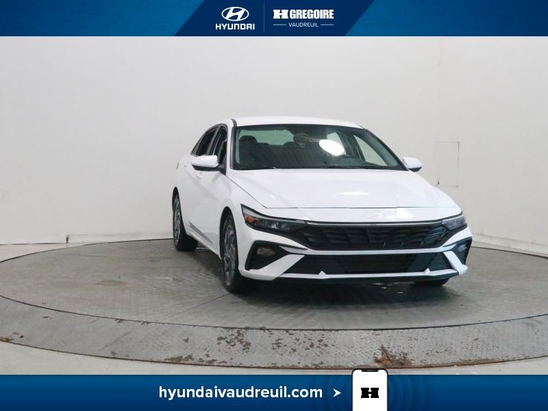 Hyundai Elantra YE21 | Preferred IVT 2024 Blanc Laval - photo #0
