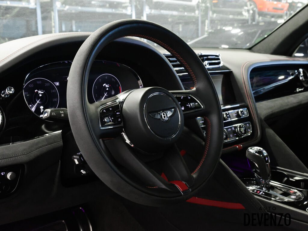 2021 Bentley Bentayga White Saint-Eustache - photo #18