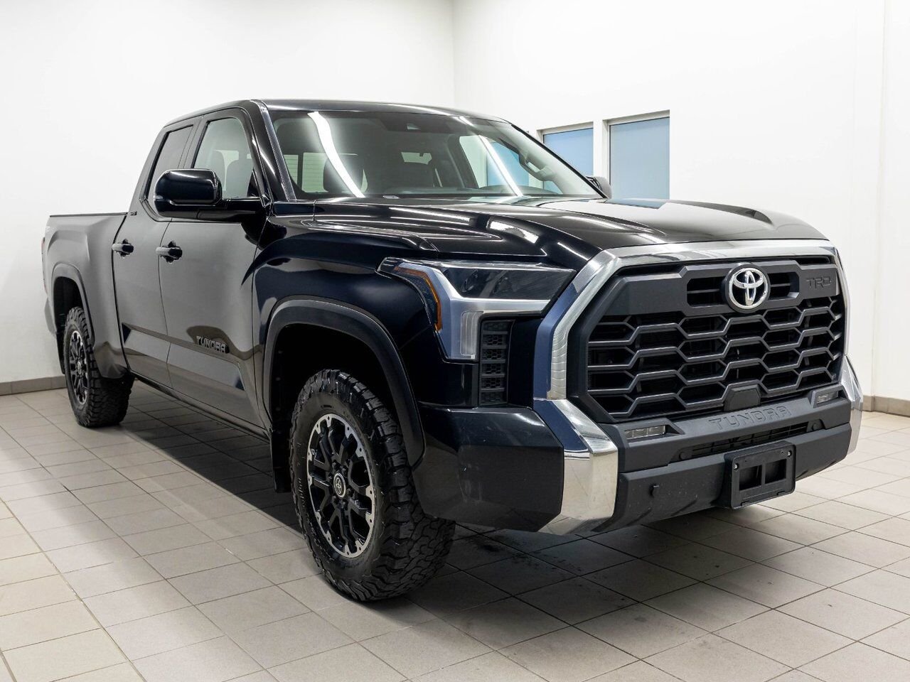 Toyota Tundra TRD OFF ROAD 4X4 V6 *NAV* SIÈGES CHAUFF CARPLAY 2024 Noir Saint-Jérôme - photo #9