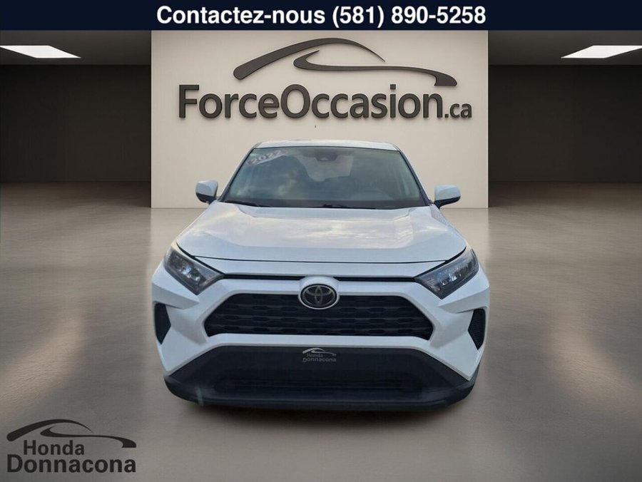 Toyota RAV4 LE, Bancs chauffant, Propre 2022 Blanc