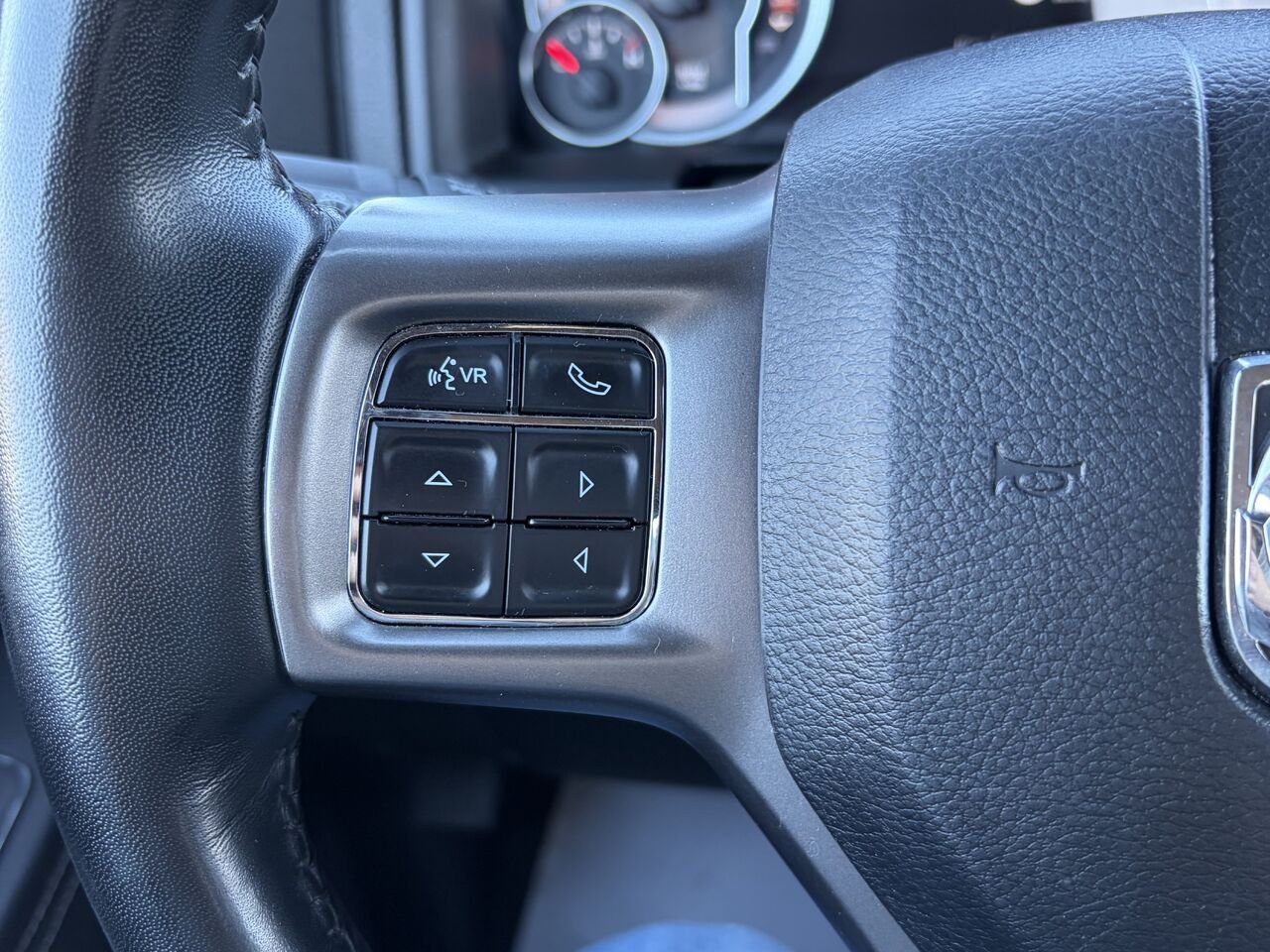 DODGE RAM 1500 SLT Warlock cabine d'équipe 4x4 caisse de 5 pi 7 po 2023 Bleu Gatineau - photo #5