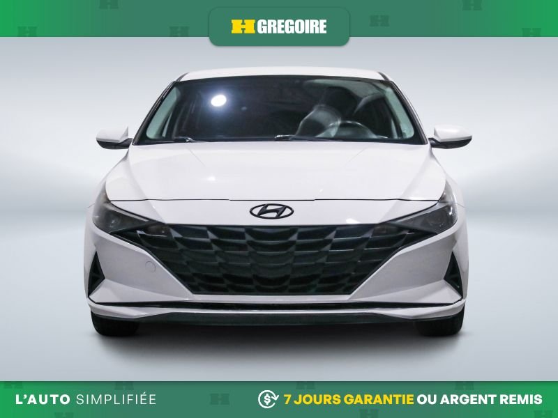 Hyundai Elantra 821689 | Essential MANUEL AC GR ELECT MAGS CAM RECUL BLEUTO 2022 Blanc Laval - photo #1