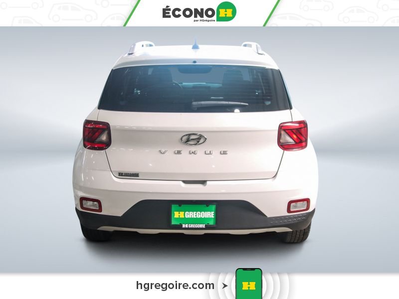 2023 Hyundai Venue White Laval - photo #5