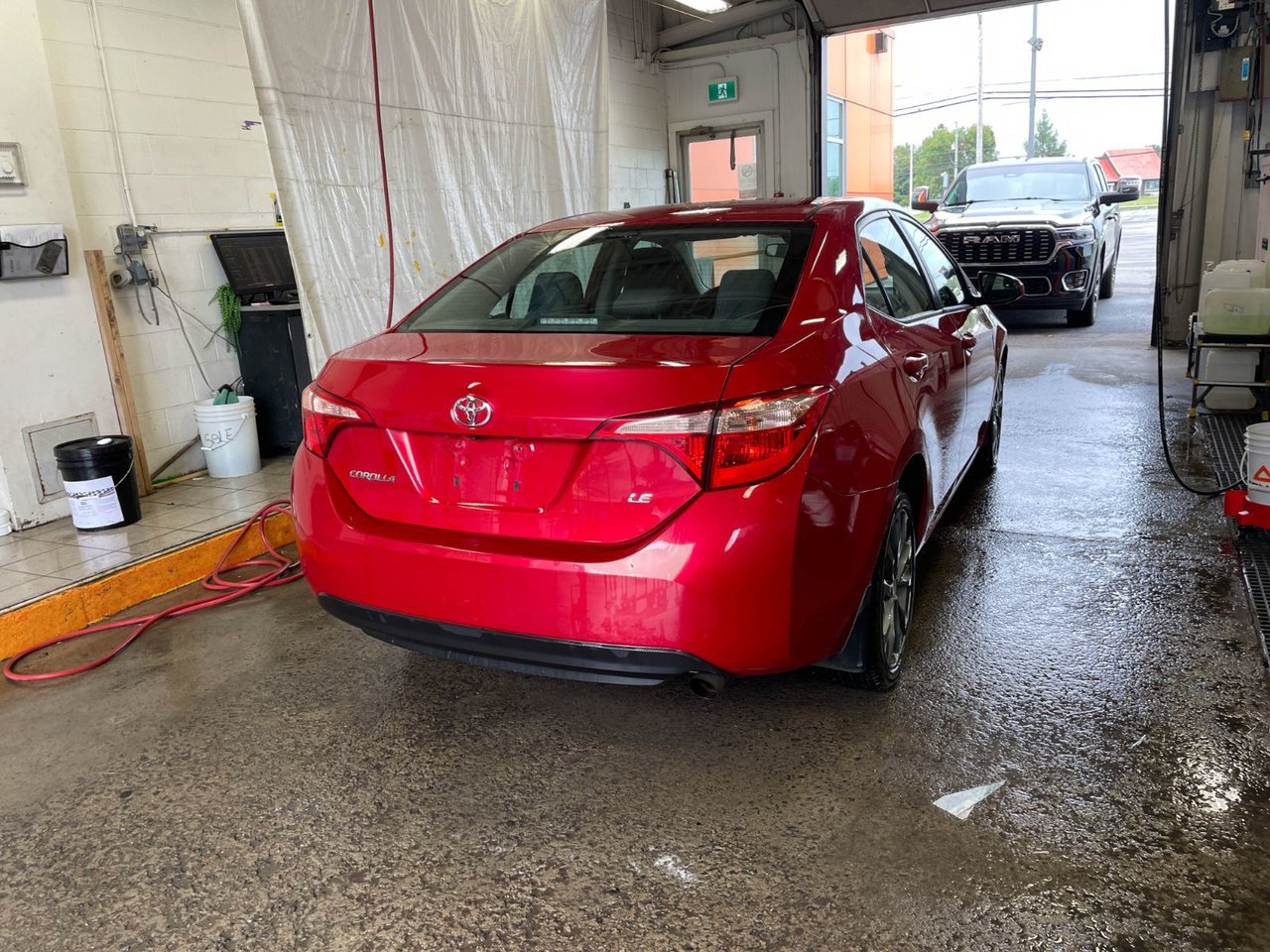 Toyota Corolla LE AUTO *SIÈGES CHAUFF* REG ADAPT BLUETOOTH USB 2018 Rouge Saint-Jérôme - photo #7